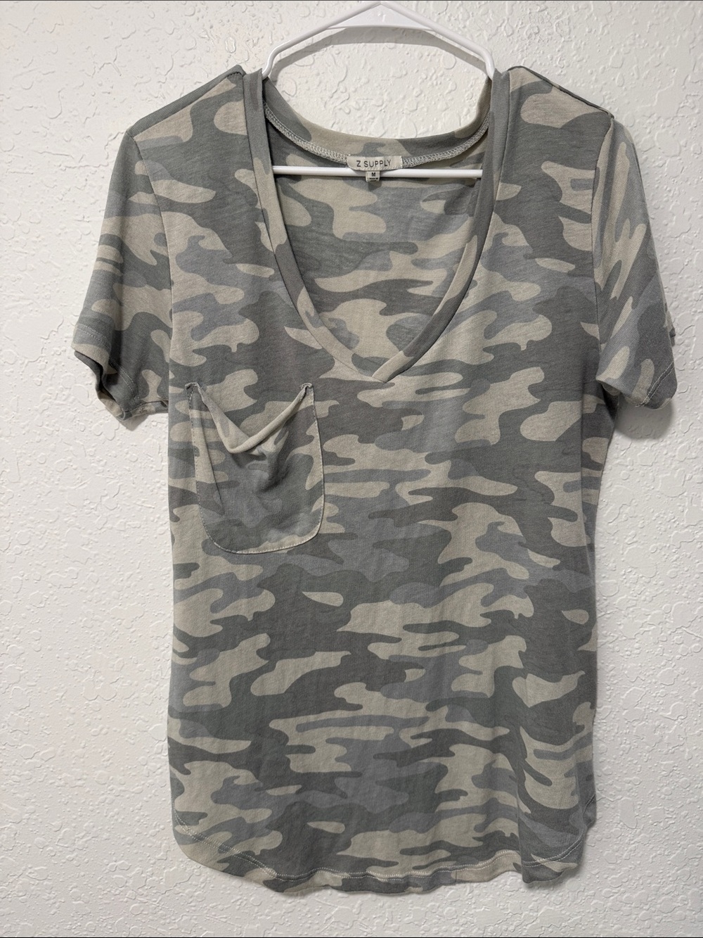 Z SUPPLY Soft Camo Womens T-Shirt Size Medium